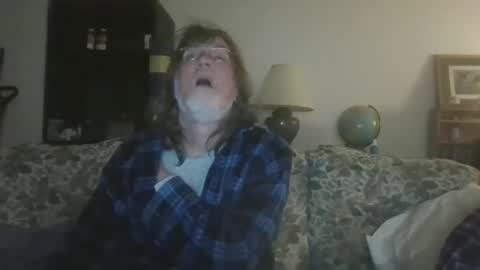 Snapshot of silverfunfox chatting on December 2025 04:19:02 AM silverfunfox online show from December 2025 04:19:02 AM