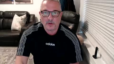 Snapshot of silveroli187 chatting on September 2025 07:05:01 PM silveroli187 online show from September 2025 07:05:01 PM