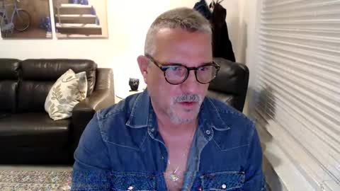 Snapshot of silveroli187 chatting on September 2025 02:18:02 PM silveroli187 online show from September 2025 02:18:02 PM