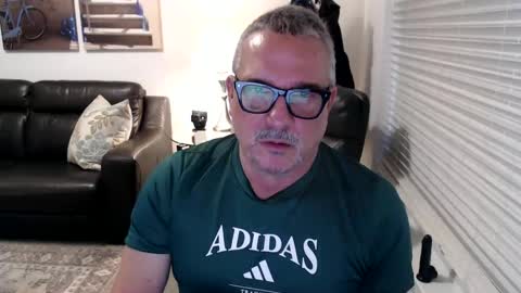 Snapshot of silveroli187 chatting on October 2025 03:30:01 PM silveroli187 online show from October 2025 03:30:01 PM