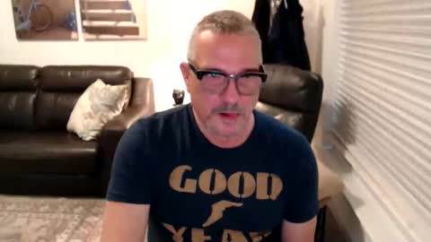 Snapshot of silveroli187 chatting on October 2025 02:18:02 PM silveroli187 online show from October 2025 02:18:02 PM