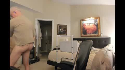 SilverW329 online show from December 2025 04:18:02 AM