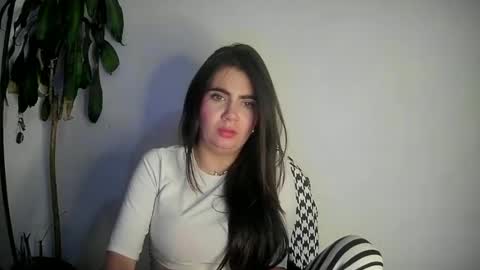 Snapshot of silviecollins chatting on January 2025 02:49:02 AM Silvie online show from January 2025 02:49:02 AM