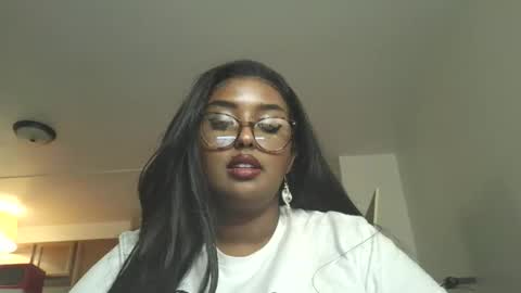 Snapshot of siminfox chatting on March 2026 04:09:02 AM Simin Fox online show from March 2026 04:09:02 AM