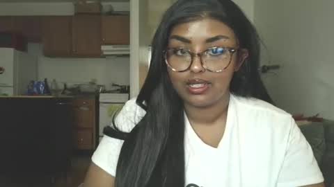 Snapshot of siminfox chatting on March 2026 04:52:02 AM Simin Fox online show from March 2026 04:52:02 AM
