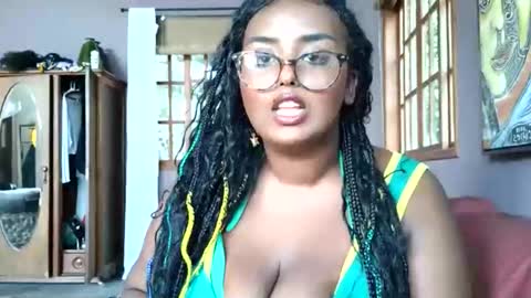 Snapshot of siminfox chatting on April 2026 05:22:02 PM Simin Fox online show from April 2026 05:22:02 PM