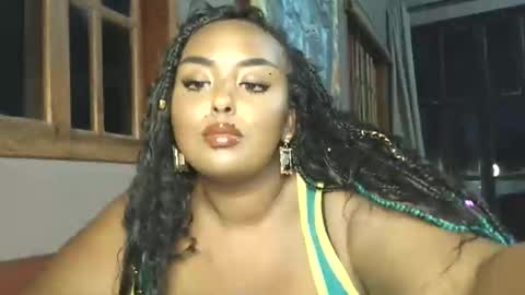 Snapshot of siminfox chatting on April 2026 11:46:01 PM Simin Fox online show from April 2026 11:46:01 PM