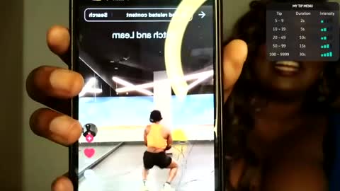Snapshot of siminfox chatting on May 2026 01:56:01 AM Simin Fox online show from May 2026 01:56:01 AM