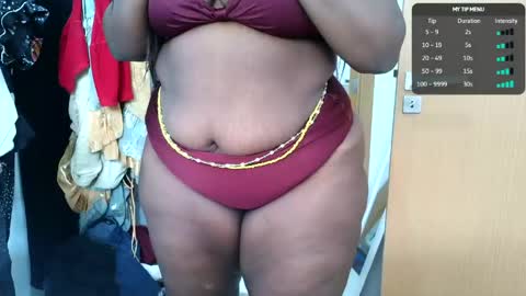 Snapshot of siminfox chatting on May 2026 11:37:01 AM Simin Fox online show from May 2026 11:37:01 AM