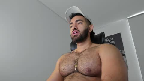 simon_leon01 online show from April 2026 11:37:01 AM