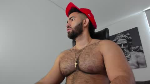 simon_leon01 online show from May 2026 12:26:02 PM