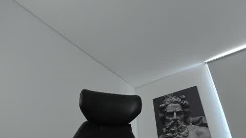 simon_leon01 online show from July 2026 02:13:01 PM