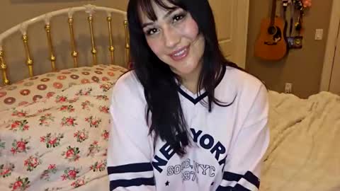 Snapshot of simonesighren chatting on April 2026 03:04:02 AM simonesighren online show from April 2026 03:04:02 AM
