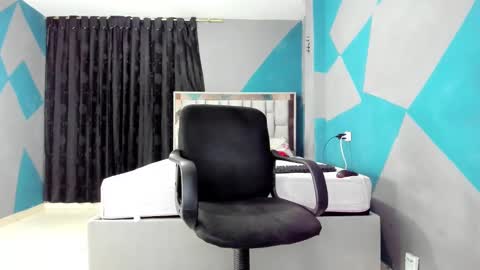 Snapshot of simonkeler chatting on January 2025 02:46:02 AM SIMON KELER online show from January 2025 02:46:02 AM