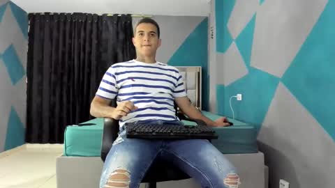 Snapshot of simonkeler chatting on January 2025 09:18:02 PM SIMON KELER online show from January 2025 09:18:02 PM