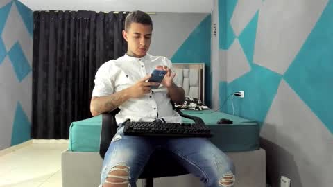 Snapshot of simonkeler chatting on January 2025 10:19:01 PM SIMON KELER online show from January 2025 10:19:01 PM