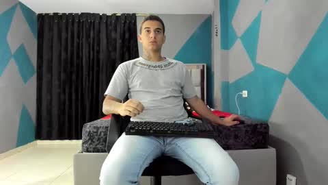 Snapshot of simonkeler chatting on January 2025 01:01:01 AM SIMON KELER online show from January 2025 01:01:01 AM