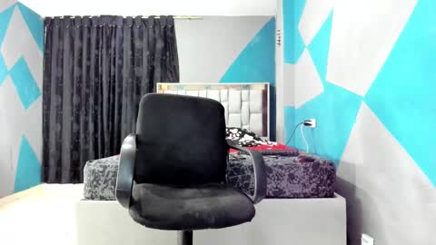 Snapshot of simonkeler chatting on February 2025 02:20:02 AM SIMON KELER online show from February 2025 02:20:02 AM