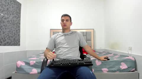 Snapshot of simonkeler chatting on December 2025 09:58:01 AM SIMON KELER online show from December 2025 09:58:01 AM