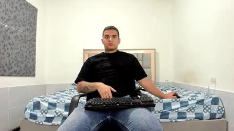 Snapshot of simonkeler chatting on January 2026 05:48:01 PM SIMON KELER online show from January 2026 05:48:01 PM