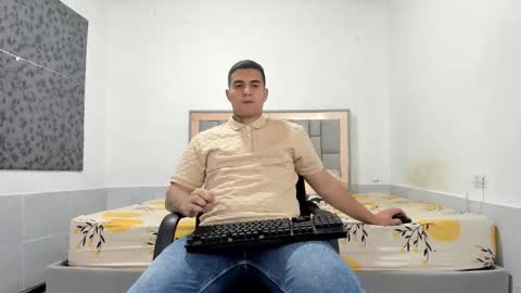 Snapshot of simonkeler chatting on January 2026 12:14:02 AM SIMON KELER online show from January 2026 12:14:02 AM