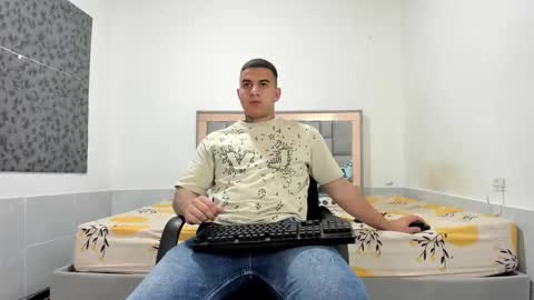 Snapshot of simonkeler chatting on February 2026 12:09:02 AM SIMON KELER online show from February 2026 12:09:02 AM