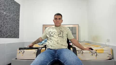 Snapshot of simonkeler chatting on February 2026 06:50:02 PM SIMON KELER online show from February 2026 06:50:02 PM