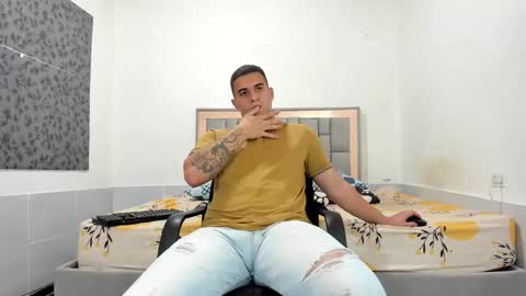 Snapshot of simonkeler chatting on February 2026 12:27:02 AM SIMON KELER online show from February 2026 12:27:02 AM