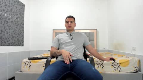 Snapshot of simonkeler chatting on February 2026 12:20:02 PM SIMON KELER online show from February 2026 12:20:02 PM