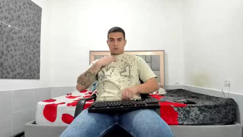 Snapshot of simonkeler chatting on February 2026 09:52:01 PM SIMON KELER online show from February 2026 09:52:01 PM