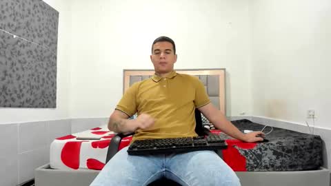 Snapshot of simonkeler chatting on February 2026 12:44:02 PM SIMON KELER online show from February 2026 12:44:02 PM