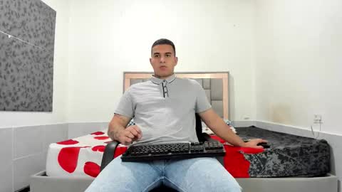 Snapshot of simonkeler chatting on February 2026 01:24:01 AM SIMON KELER online show from February 2026 01:24:01 AM