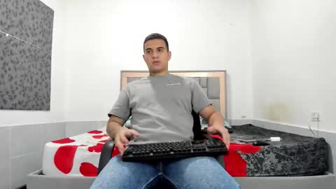 Snapshot of simonkeler chatting on February 2026 03:51:02 AM SIMON KELER online show from February 2026 03:51:02 AM