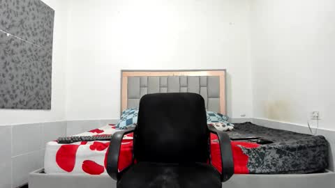 Snapshot of simonkeler chatting on February 2026 02:43:01 AM SIMON KELER online show from February 2026 02:43:01 AM