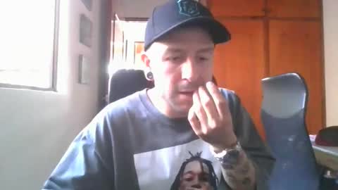 simonm777 online show from October 2025 06:42:02 PM