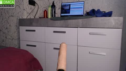 Snapshot of simplegirl1996 chatting on December 2024 09:29:02 AM regina online show from December 2024 09:29:02 AM