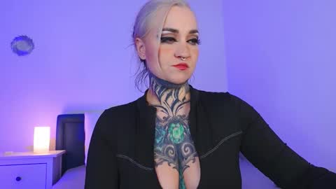 Ms. Sindel online show from November 2025 01:45:01 PM