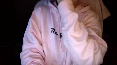 Snapshot of sindrastone chatting on January 2025 01:32:01 AM Sindra online show from January 2025 01:32:01 AM