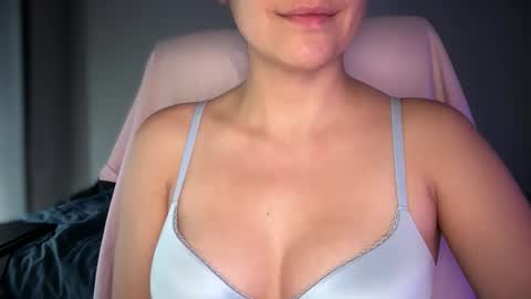 Snapshot of sindrastone chatting on September 2025 11:26:02 PM Sindra online show from September 2025 11:26:02 PM