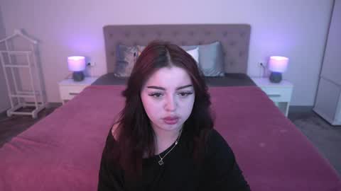Snapshot of sinfulkittenn chatting on June 2026 12:44:02 PM Kira online show from June 2026 12:44:02 PM