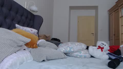 Lina online show from September 2025 06:24:01 AM