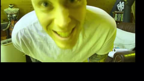 Snapshot of siphonophorstrings chatting on October 2025 07:01:02 PM Dustbunnyfoofoo online show from October 2025 07:01:02 PM