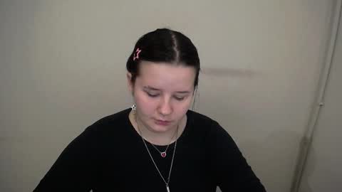 Snapshot of siren_dahlia_ chatting on November 2025 09:33:02 AM Mina online show from November 2025 09:33:02 AM