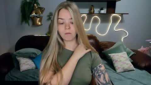 SirenaBloom online show from October 2025 09:29:02 AM