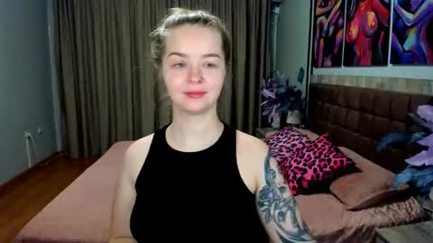 Snapshot of sirenabloom chatting on May 2026 04:18:01 AM SirenaBloom online show from May 2026 04:18:01 AM
