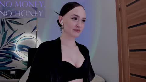 Snapshot of sirenaswhisper chatting on February 2026 08:29:02 PM Goddess Sirena online show from February 2026 08:29:02 PM