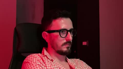 Sir Max online show from October 2025 08:29:01 PM