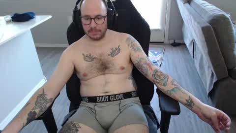 Snapshot of sirscotty831 chatting on February 2025 12:04:01 AM Sir Scotty online show from February 2025 12:04:01 AM