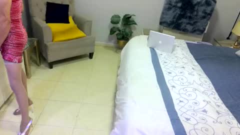 Snapshot of sissy_medlest chatting on April 2026 08:56:01 AM D i f a Ana Arbeh shemale online show from April 2026 08:56:01 AM