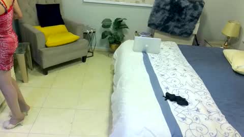 Snapshot of sissy_medlest chatting on April 2026 12:43:01 PM D i f a Ana Arbeh shemale online show from April 2026 12:43:01 PM